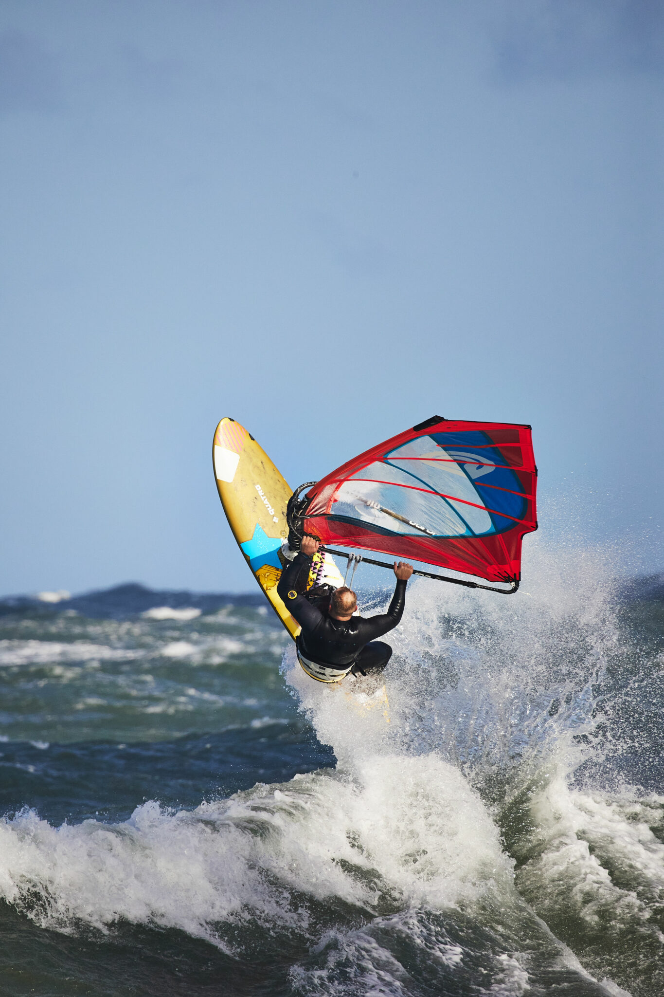 Surfer action billede taget med Canon R6